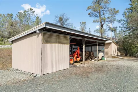 Exterior - 15666 Wolf Mountain Rd, Grass Valley, CA 95949 photo 8 of 32