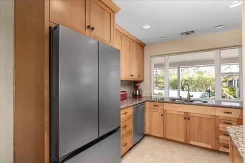 Kitchen - 15666 Wolf Mountain Rd, Grass Valley, CA 95949 photo 4 of 4