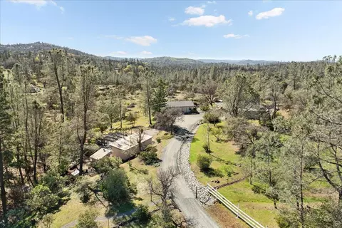 View/Area - 15666 Wolf Mountain Rd, Grass Valley, CA 95949 photo 3 of 10