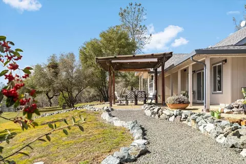 Exterior - 15666 Wolf Mountain Rd, Grass Valley, CA 95949 photo 13 of 32