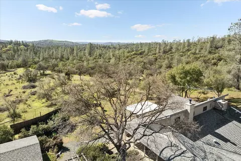View/Area - 15666 Wolf Mountain Rd, Grass Valley, CA 95949 photo 2 of 10