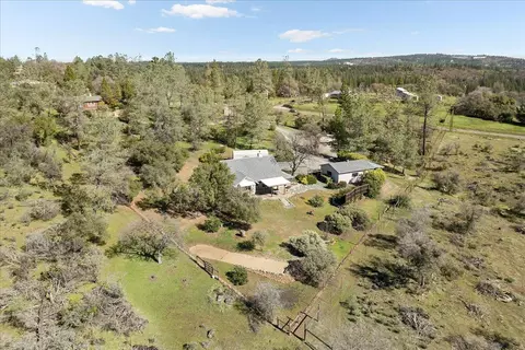 View/Area - 15666 Wolf Mountain Rd, Grass Valley, CA 95949 photo 4 of 10