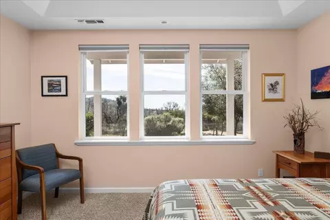 Bedroom - 15666 Wolf Mountain Rd, Grass Valley, CA 95949 photo 3 of 5