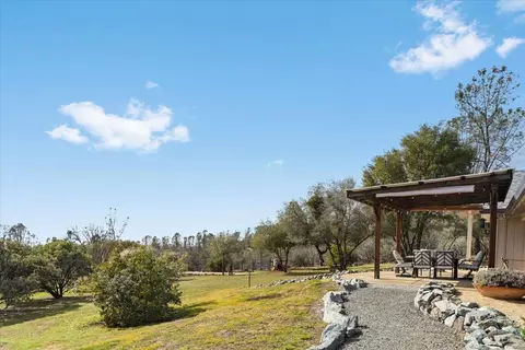 Exterior - 15666 Wolf Mountain Rd, Grass Valley, CA 95949 photo 23 of 32