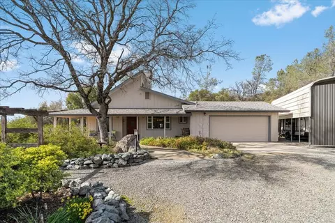 Exterior - 15666 Wolf Mountain Rd, Grass Valley, CA 95949 photo 3 of 32