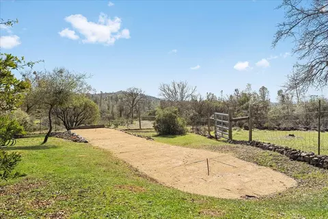 Exterior - 15666 Wolf Mountain Rd, Grass Valley, CA 95949 photo 17 of 32