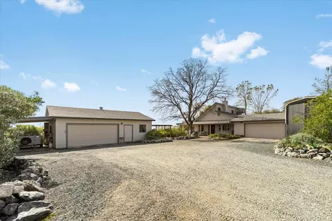 Exterior - 15666 Wolf Mountain Rd, Grass Valley, CA 95949 photo 10 of 32