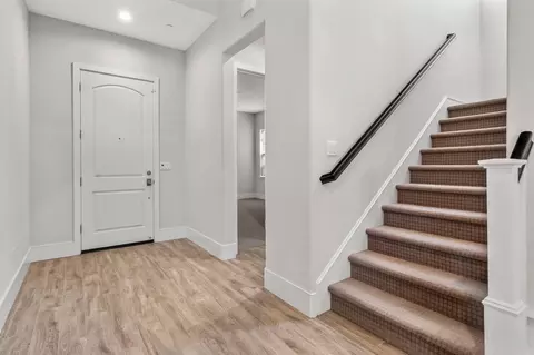 Entry Way - 2830 Mcintosh Dr, Lodi, CA 95242 photo 2 of 9