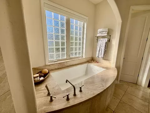 Bath - 5 Paseo Delago, Copperopolis, CA 95228 photo 2 of 4