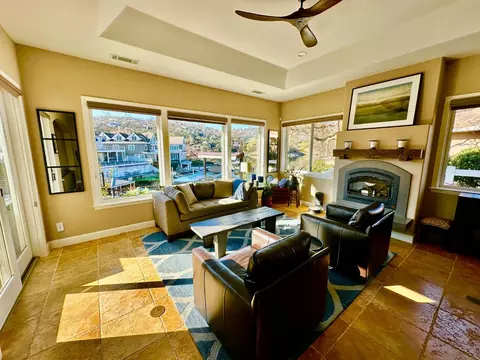 Living - 5 Paseo Delago, Copperopolis, CA 95228 photo 2 of 4