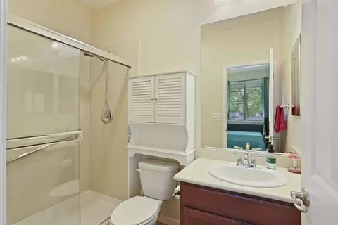 Bath - 1094 Danilo Ct, Manteca, CA 95337 photo 1 of 5