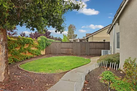 Exterior - 1094 Danilo Ct, Manteca, CA 95337 photo 9 of 11