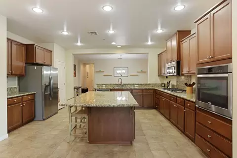 Kitchen - 1094 Danilo Ct, Manteca, CA 95337 photo 7 of 8