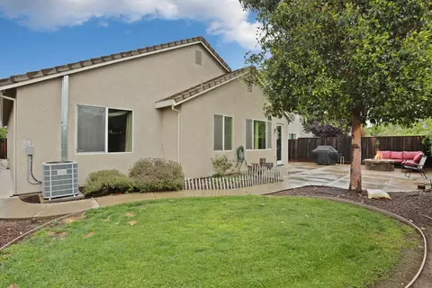 Exterior - 1094 Danilo Ct, Manteca, CA 95337 photo 7 of 11