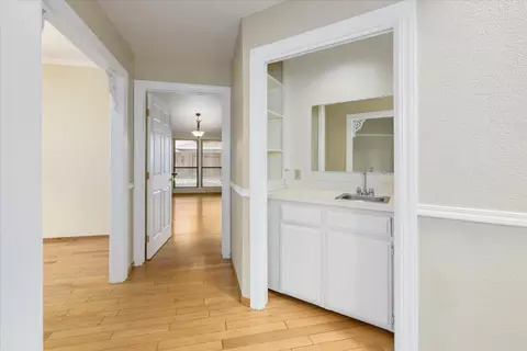 Entry Way - 115 Almond Dr, Winters, CA 95694 photo 2 of 2
