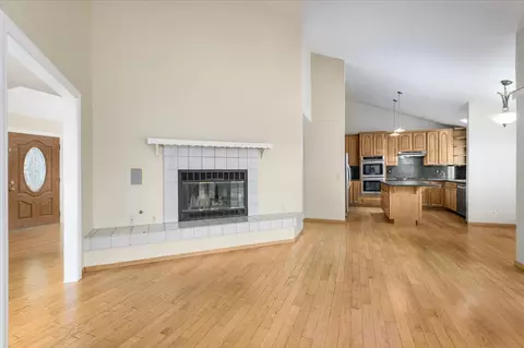Living - 115 Almond Dr, Winters, CA 95694 photo 3 of 5