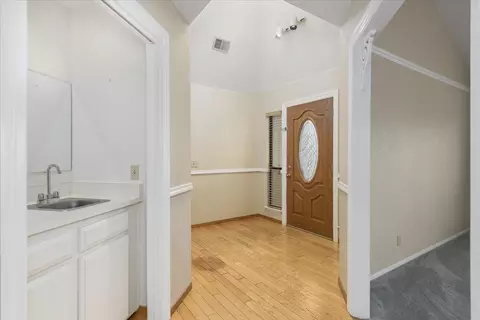 Entry Way - 115 Almond Dr, Winters, CA 95694 photo 1 of 2