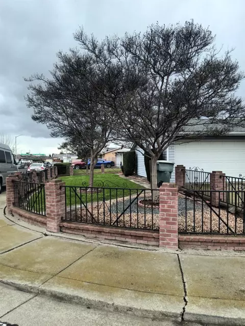 Exterior - 16439 Carleta Pl, Lathrop, CA 95330 photo 5 of 14