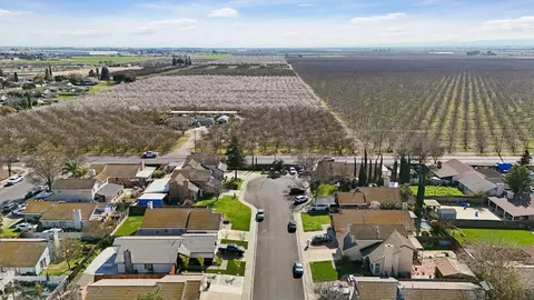 View/Area - 2408 Echo Park Ct, Modesto, CA 95358 photo 5 of 8