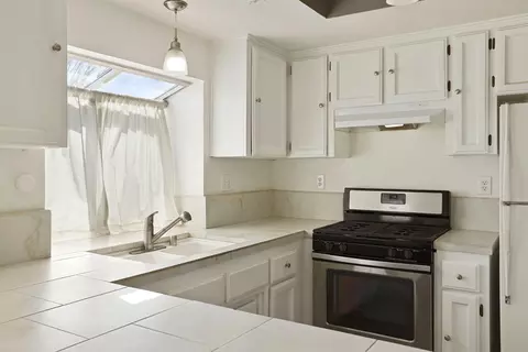 Kitchen - 2408 Echo Park Ct, Modesto, CA 95358 photo 2 of 5
