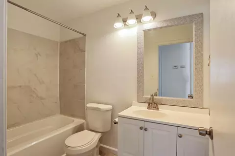 Bath - 2408 Echo Park Ct, Modesto, CA 95358 photo 1 of 5