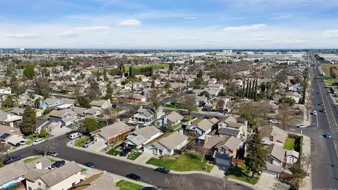 View/Area - 2408 Echo Park Ct, Modesto, CA 95358 photo 7 of 8