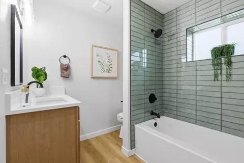 Bath - 2199 Glen Ave, Merced, CA 95340 photo 1 of 4