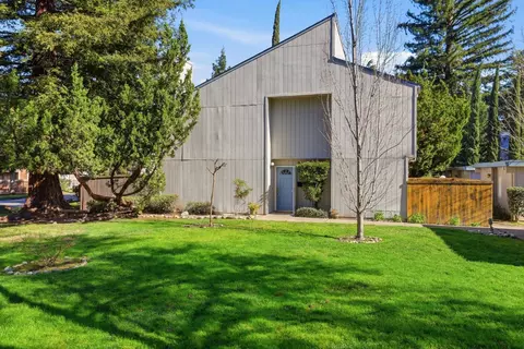 5274 Lake Knoll Ln, Fair Oaks, CA 95628