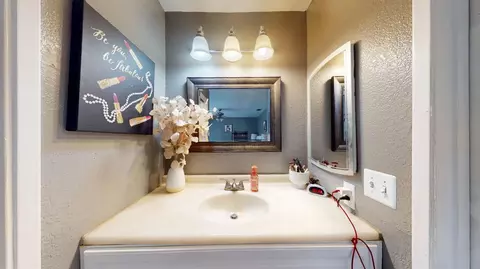 Bath - 1617 Charlottesville Ln, Ceres, CA 95307 photo 3 of 3