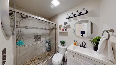 Bath - 1617 Charlottesville Ln, Ceres, CA 95307 photo 2 of 3