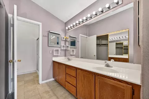 Bath - 4625 Shade Tree Way, Antelope, CA 95843 photo 3 of 4