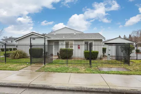 515 Peerless Way #13, Tracy, CA 95376 photo 2