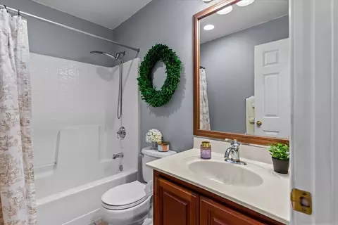 Bath - 1242 Tulloch Dr, Tracy, CA 95304 photo 1 of 8
