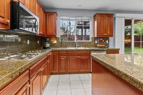 Kitchen - 1242 Tulloch Dr, Tracy, CA 95304 photo 4 of 5