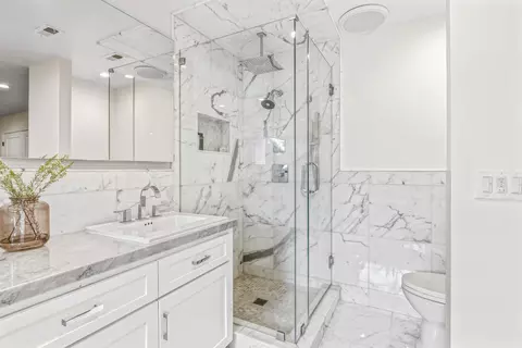 Bath - 2228 Cheyenne Way, Modesto, CA 95356 photo 3 of 5
