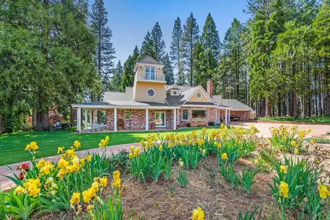 2640 Sky Ranch Ln, Camino, CA 95709