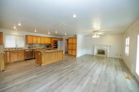 1912 Kendall Ave, Modesto, CA 95355 photo 10