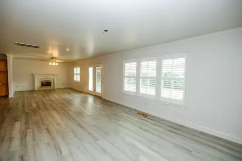 1912 Kendall Ave, Modesto, CA 95355 photo 7