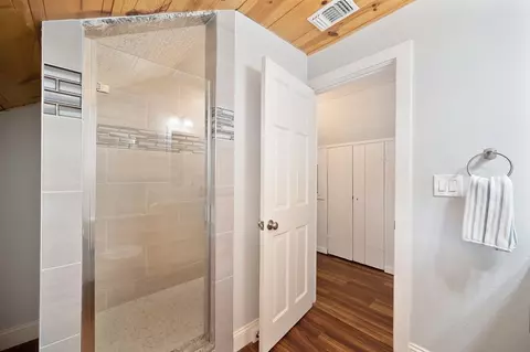 Bath - 5424 Fair Oaks Blvd, Carmichael, CA 95608 photo 5 of 6