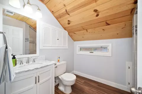 Bath - 5424 Fair Oaks Blvd, Carmichael, CA 95608 photo 4 of 6