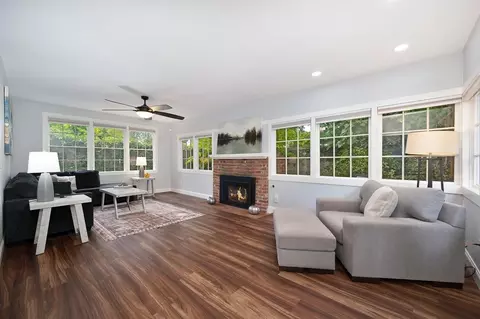 Living - 5424 Fair Oaks Blvd, Carmichael, CA 95608 photo 3 of 9