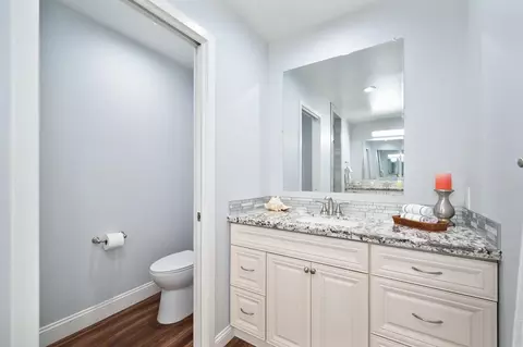 Bath - 5424 Fair Oaks Blvd, Carmichael, CA 95608 photo 2 of 6