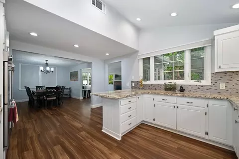 Kitchen - 5424 Fair Oaks Blvd, Carmichael, CA 95608 photo 4 of 6