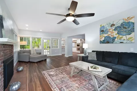 Living - 5424 Fair Oaks Blvd, Carmichael, CA 95608 photo 5 of 9