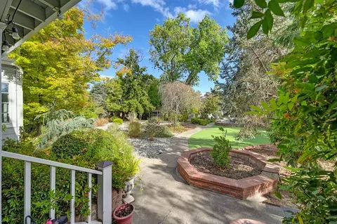 Exterior - 5424 Fair Oaks Blvd, Carmichael, CA 95608 photo 8 of 19