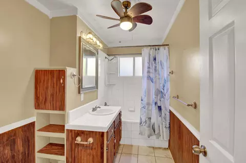 Bath - 1837 Celeste Dr, Modesto, CA 95355 photo 1 of 3