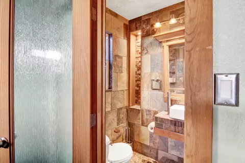 Bath - 1837 Celeste Dr, Modesto, CA 95355 photo 3 of 3