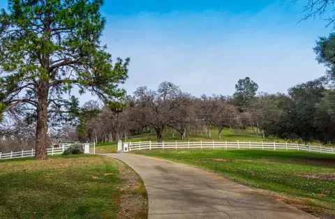 Exterior - 8560 Bar Crest Dr, Placerville, CA 95667 photo 3 of 24
