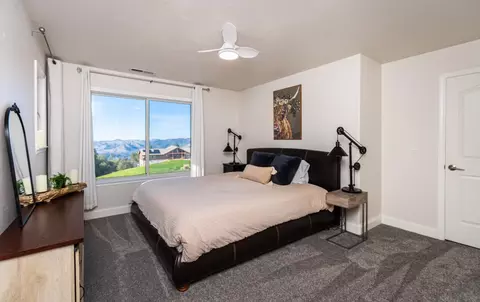 Bedroom - 8560 Bar Crest Dr, Placerville, CA 95667 photo 6 of 7