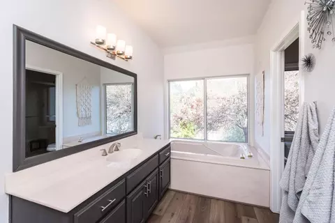 Bath - 8560 Bar Crest Dr, Placerville, CA 95667 photo 3 of 6